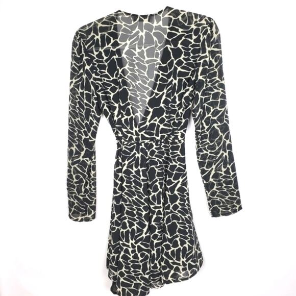 WAYF Where Are You From wrap dress black white - Picture 4 of 4